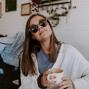 Meet your Posher, Bailey